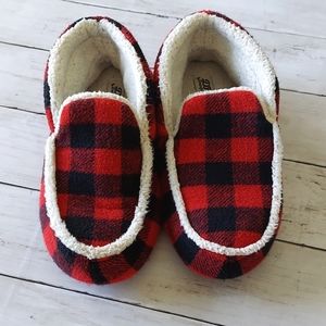 Boy's Buffalo Plaid Slippers size 4-5